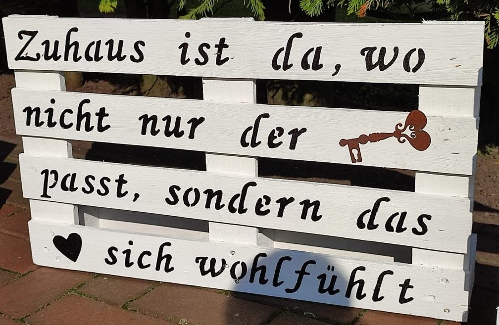 Palettenschild "Zuhause"